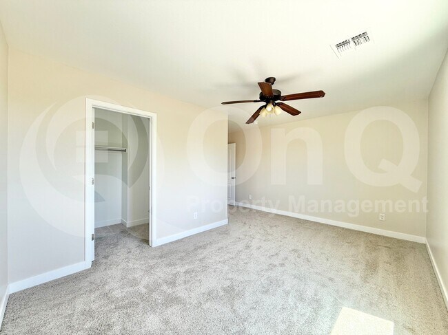 Building Photo - 10631 E Sunflower Ln