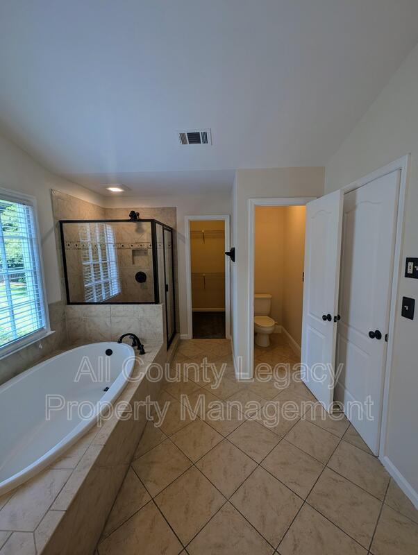 Building Photo - 4920 Agate Dr