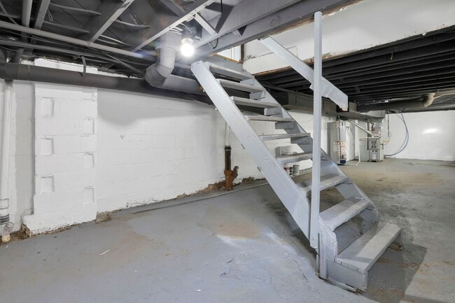 Building Photo - 791-793 E Starr Ave