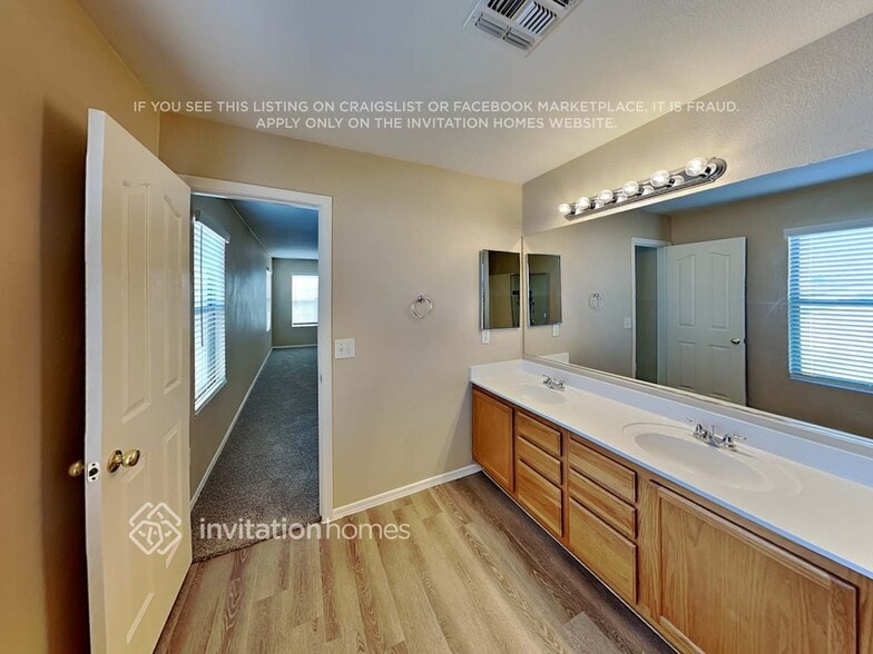 Building Photo - 11530 W Wethersfield Rd