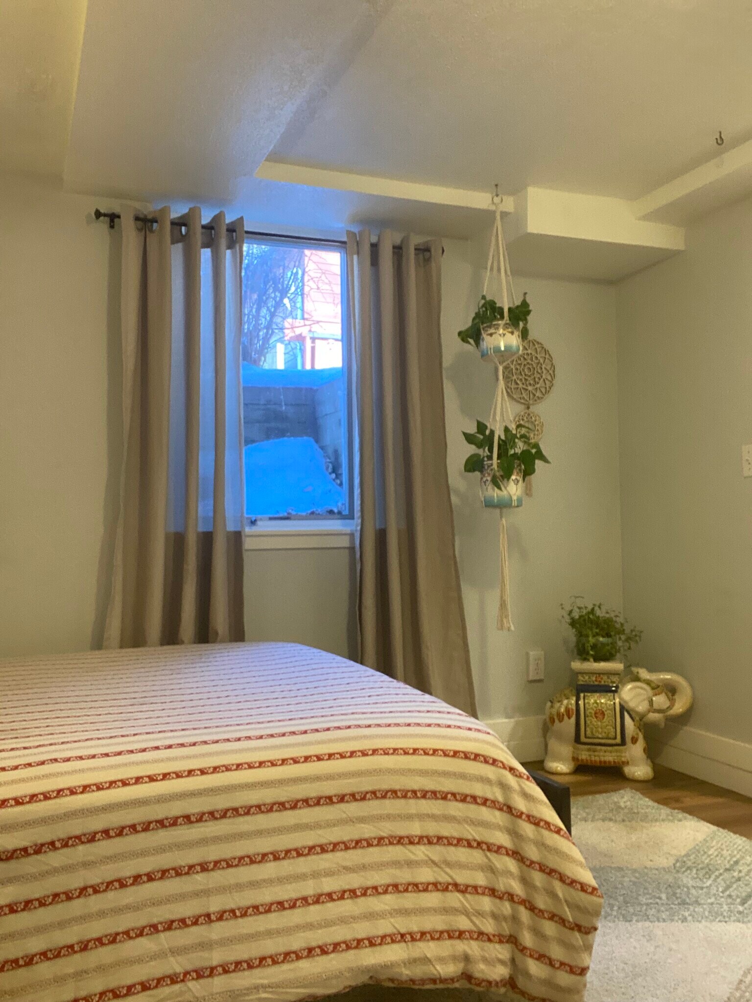 Building Photo - 616 W Mulberry St