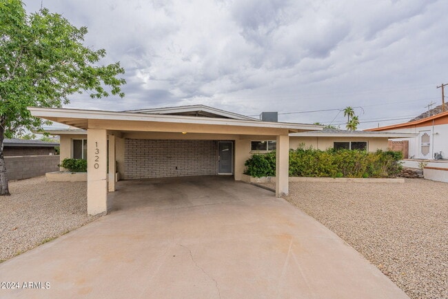 Building Photo - 1320 E Orchid Ln