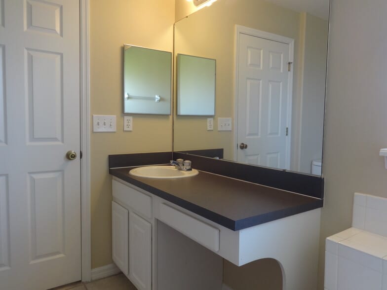 Building Photo - 317 Brightview Dr