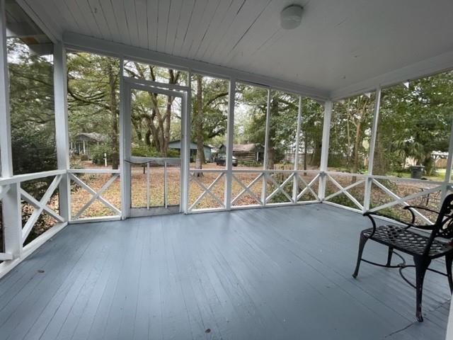 Building Photo - 616 Seabreeze Dr