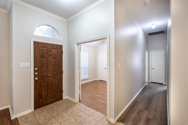 Building Photo - 11569 La Grange Dr