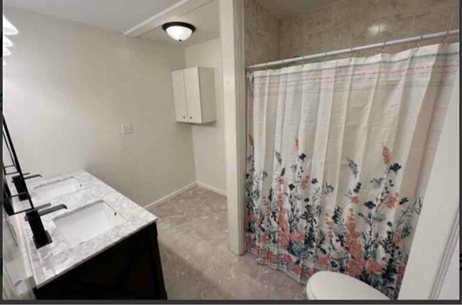 Building Photo - 106 S Park Dr