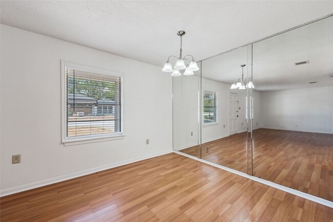 Building Photo - 1510 Afton St