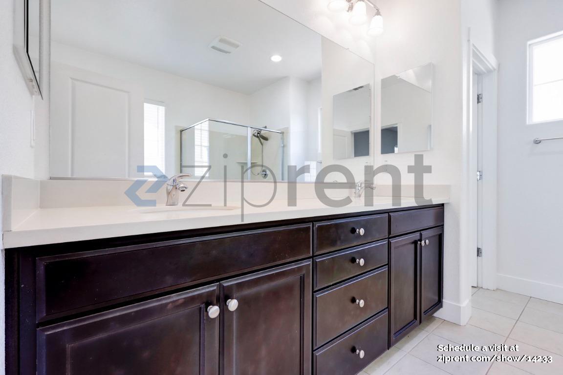 Building Photo - 1125 Berkshire Dr