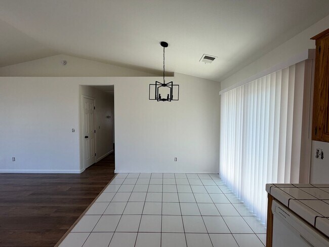 Building Photo - 3409 Starside Dr