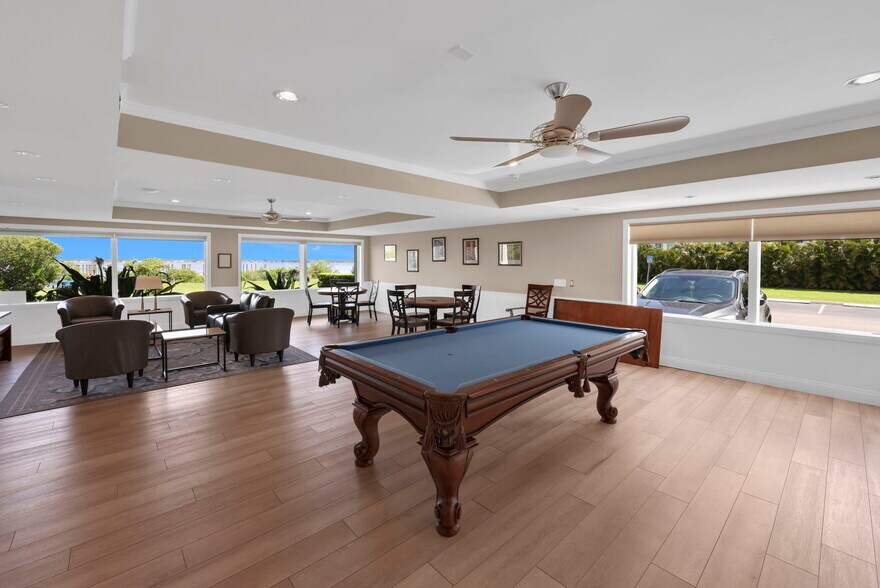 Community room - 2885 Palm Beach Blvd