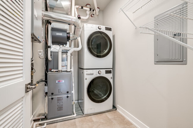 Building Photo - 2145 S Halsted St