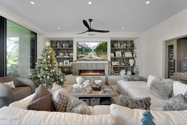 Building Photo - 6321 E Phoenician Blvd