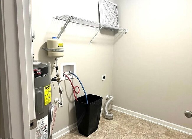 Building Photo - 1319 Kirkman St