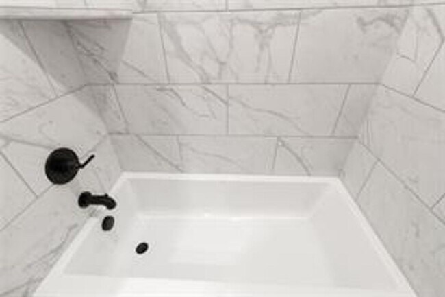 Building Photo - Brand New! 4 bedroom 3 bath home in Edmond...