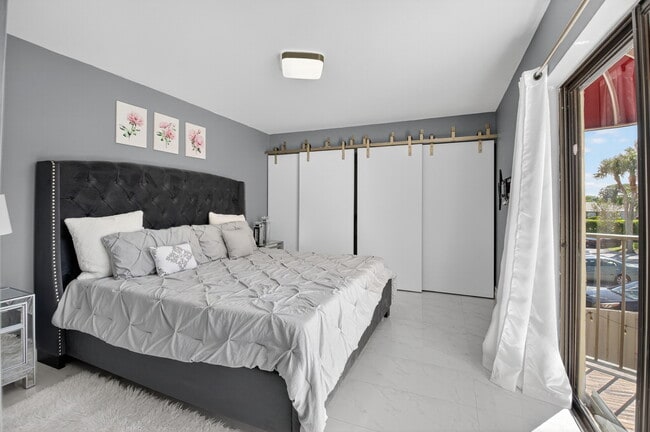 Building Photo - 4310 Village Dr