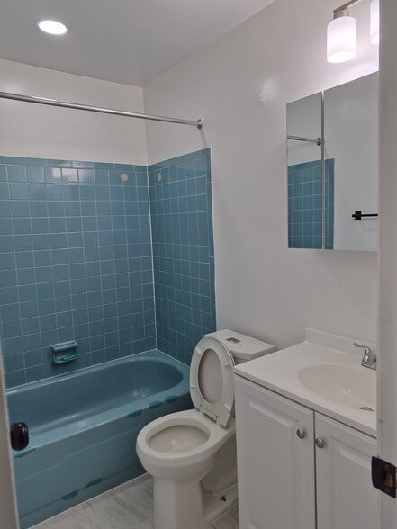 Building Photo - 8408 Snowden Loop Ct