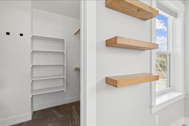 Building Photo - 14825 NW Highcroft Ct