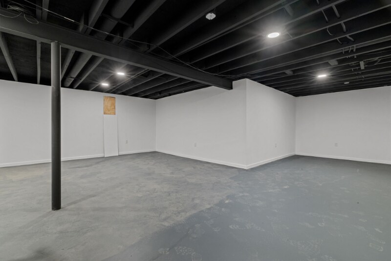 Building Photo - 105 Whitewater Dr