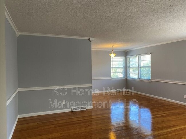 Building Photo - 11226 Jackson Ave
