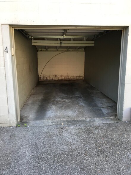 garage - 1420 Eastern Pkwy