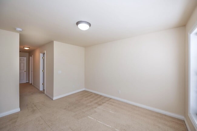 Building Photo - 5706 Hampshire Ln