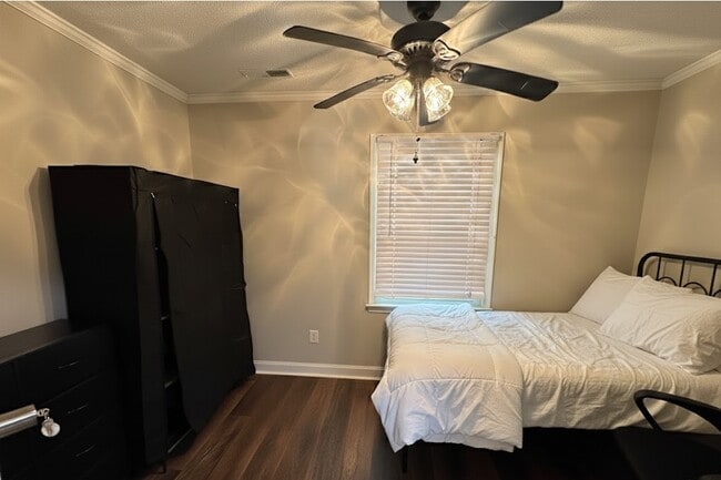 Building Photo - 1914 Bonnie Ln