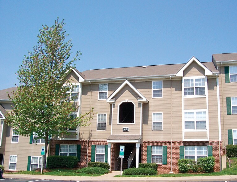 Stafford Lakes 35 Stonehaven Dr Fredericksburg VA 22406 Apartment
