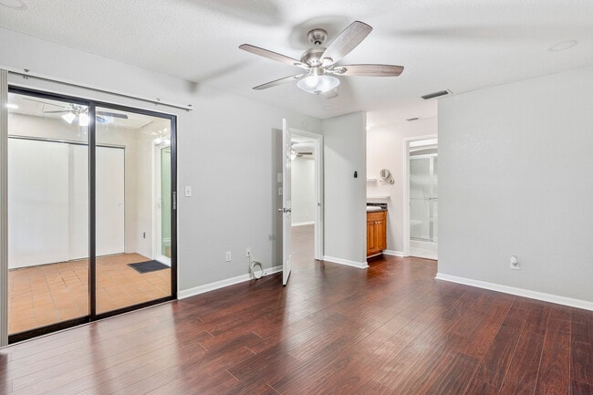 Building Photo - 7360 Ulmerton Rd