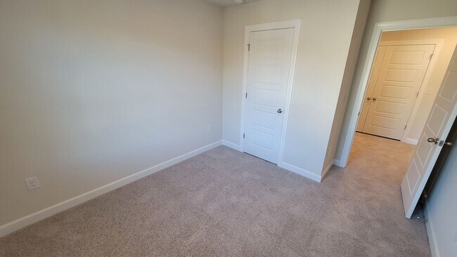 Building Photo - New Townhome in Fountain Inn Available!!