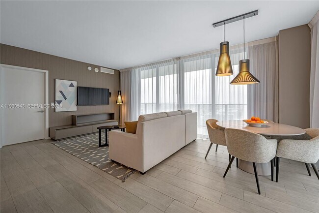 Building Photo - 4010 S Ocean Dr