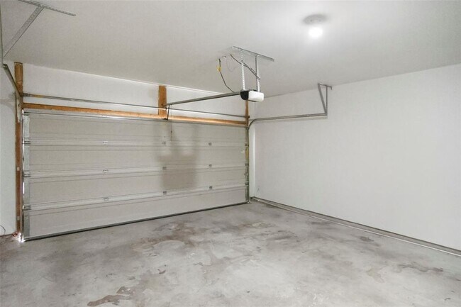 Building Photo - 126 Denton Dr