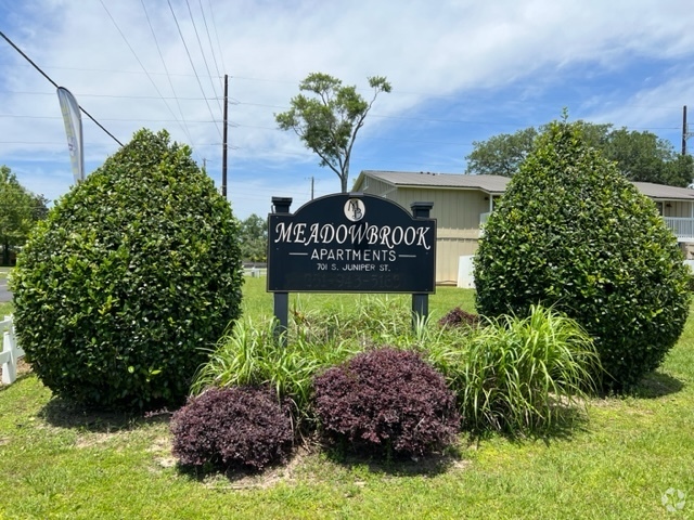 Primary Photo - Meadowbrook Apartments