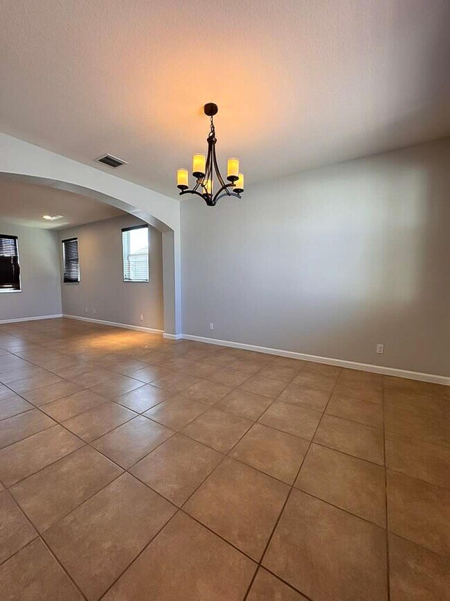 Building Photo - 11334 SW Glengarry Ct