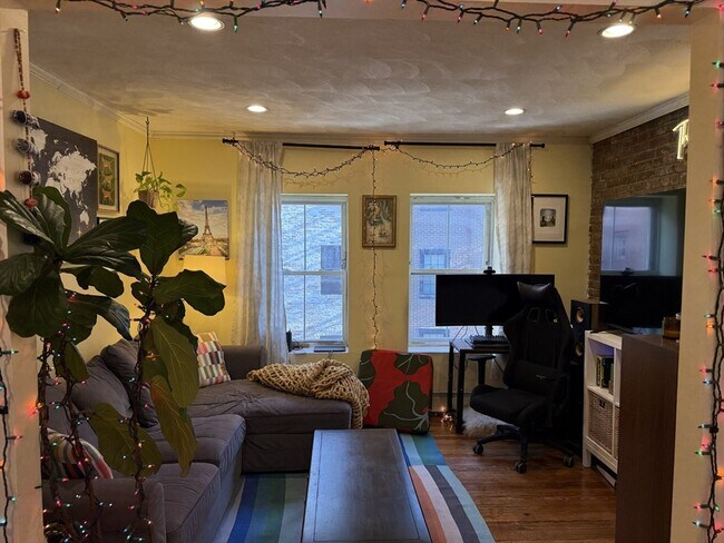 Building Photo - 21 Moon St