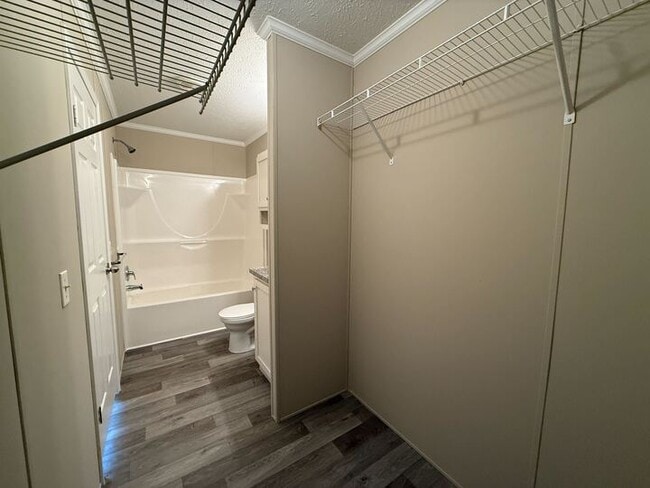 Building Photo - 12501 Apple Ln