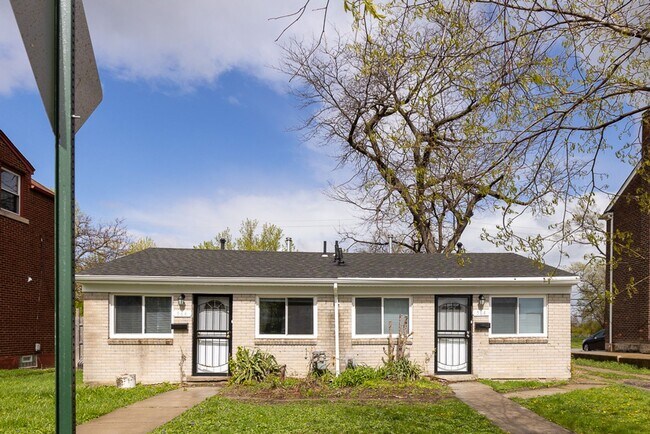 Building Photo - 564 Marquette Dr