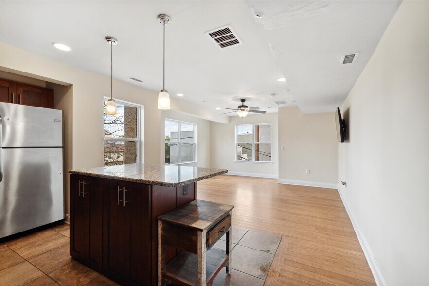 Primary Photo - 1955 N 18th St