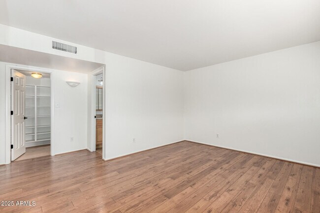 Building Photo - 3820 S Elm St