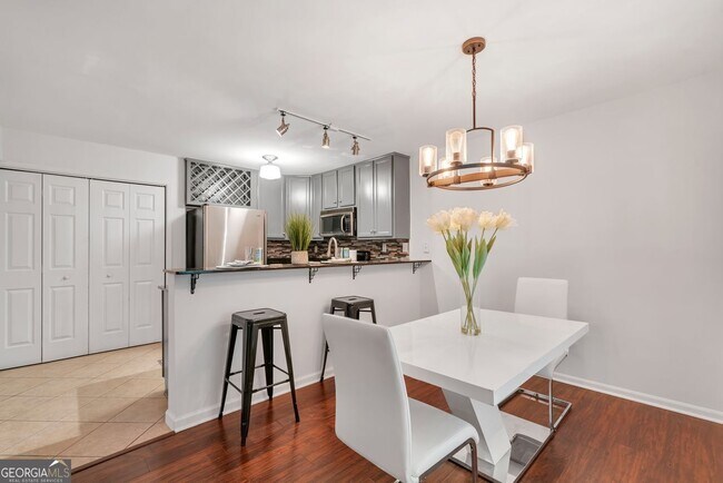 Building Photo - 1445 Monroe Dr NE