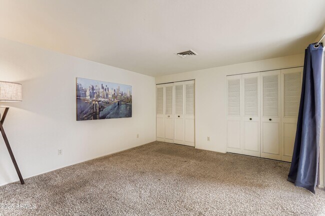 Building Photo - 1619 W El Alba Way