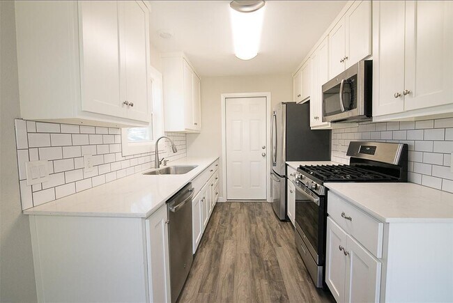 Building Photo - 1505 Quail Valley Dr
