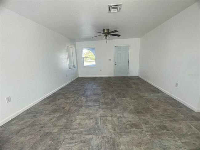 Building Photo - 525 E Helen Ave