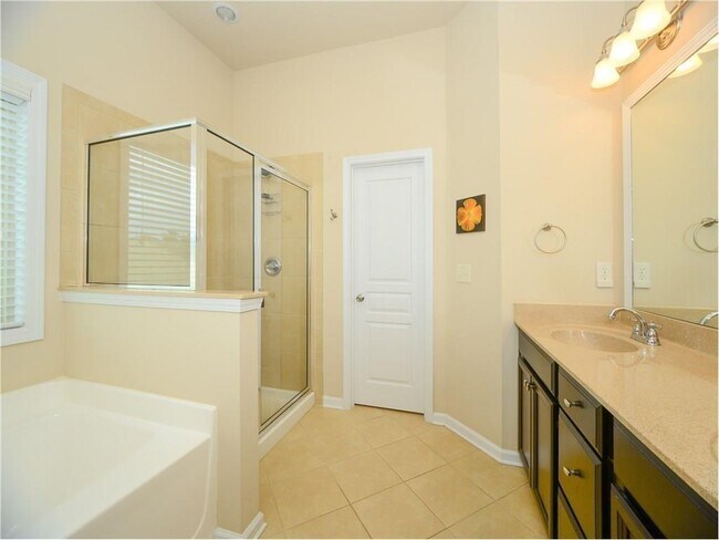 Building Photo - 5940 Weddington Dr