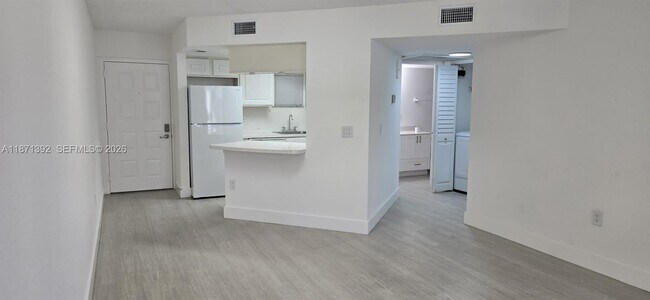 Building Photo - 8323 Lake Dr