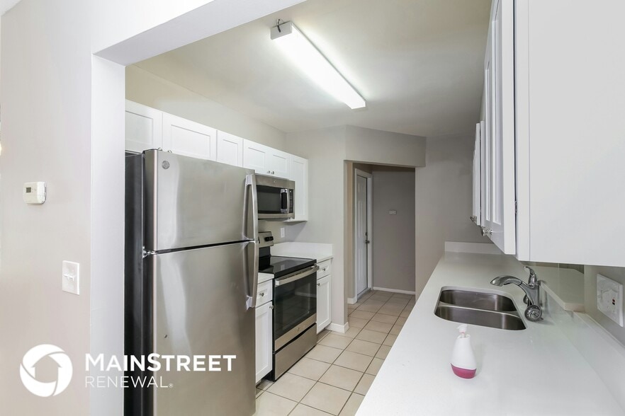 Building Photo - 649 Sheridan Dr