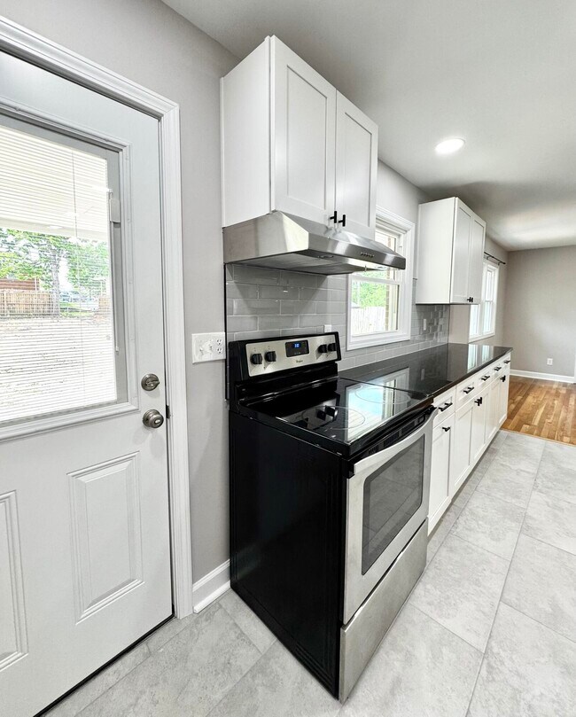 Building Photo - 1821 Blue Ridge Dr
