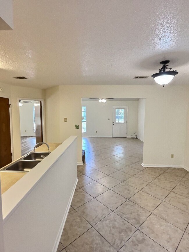 Building Photo - 9216 Pointe Aux Chenes Rd