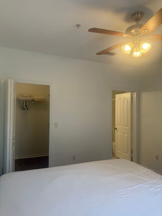 Building Photo - 8927 Legacy Ct