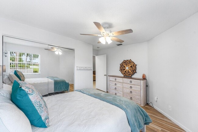 Building Photo - 8084 Summer Shores Dr