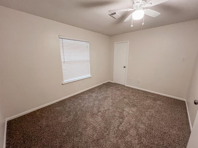 Building Photo - 319 Grand Isle Ln
